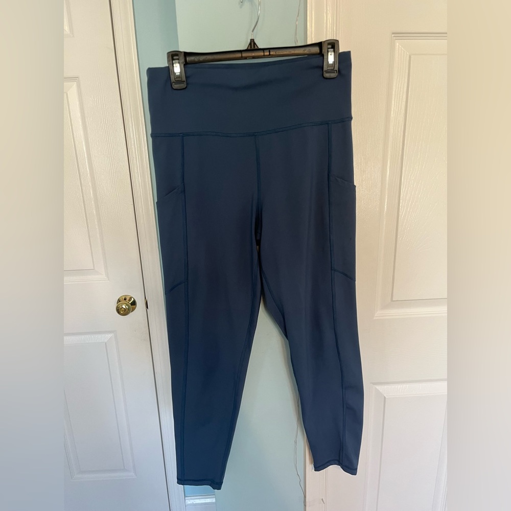 Large women’s American eagle blue leggings!